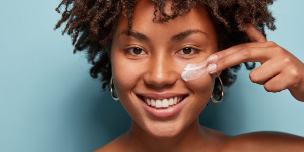 Routine beauté hiver pour une peau hydratée sans tiraillements